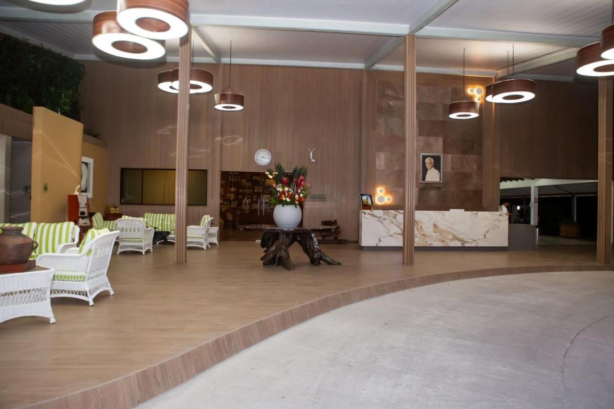 Gran Hotel De Lago - Lago Agrio Nueva Loja Dış mekan fotoğraf
