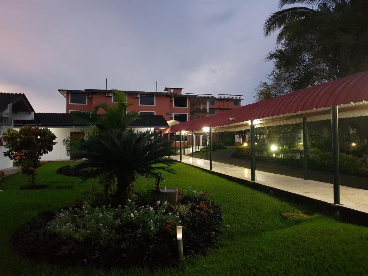 Gran Hotel De Lago - Lago Agrio Nueva Loja Dış mekan fotoğraf