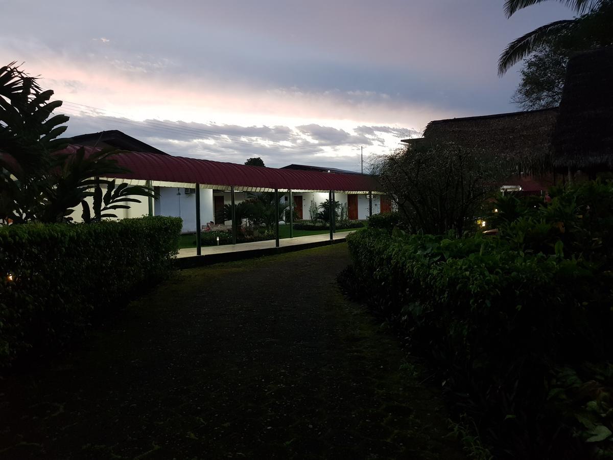 Gran Hotel De Lago - Lago Agrio Nueva Loja Dış mekan fotoğraf